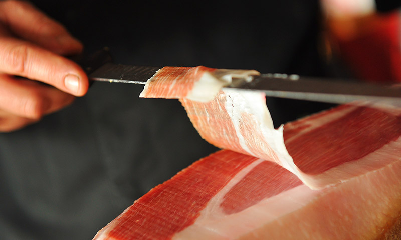 prosciuttificio faleria taglio a coltello prosciutto crudo